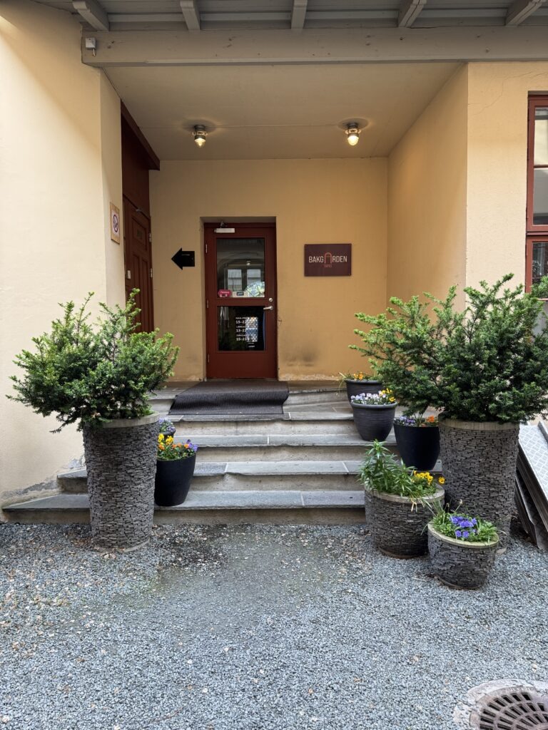 Inngangsparti bakgård