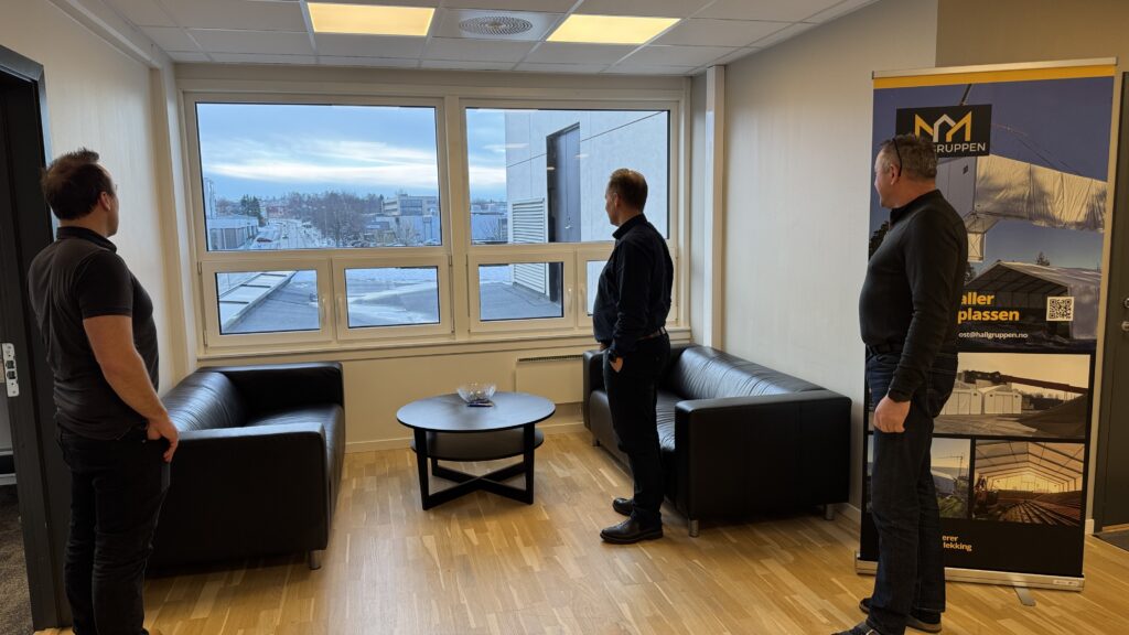 Fornøyd med utsikten Utsikten er fin i 3. etasje i Ingald Ystgaardsvei 15