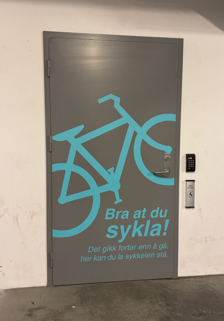 Inngang sykkelparkering 2 Trygg sykkelparkering