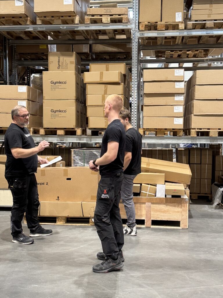 Stor sirkulasjon av varer på lageret