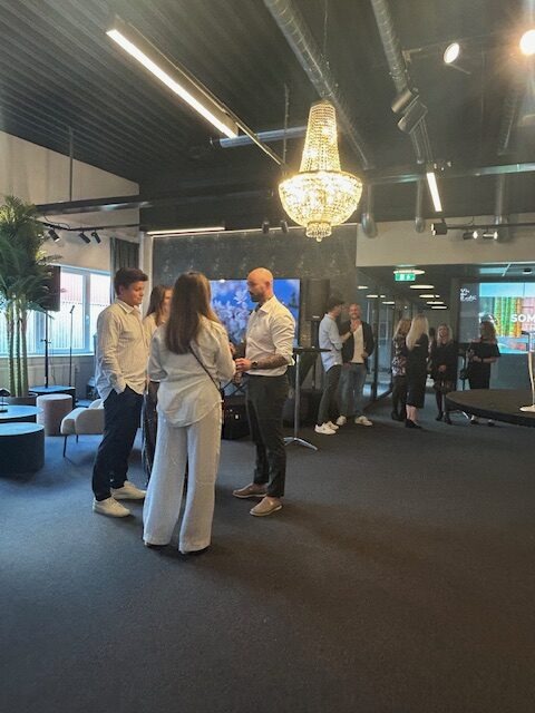 Mingling i de fine lokalene