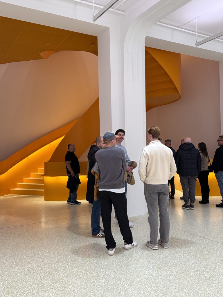 PoMo med den ikoniske trappen. Picassoutstilling står for tur.