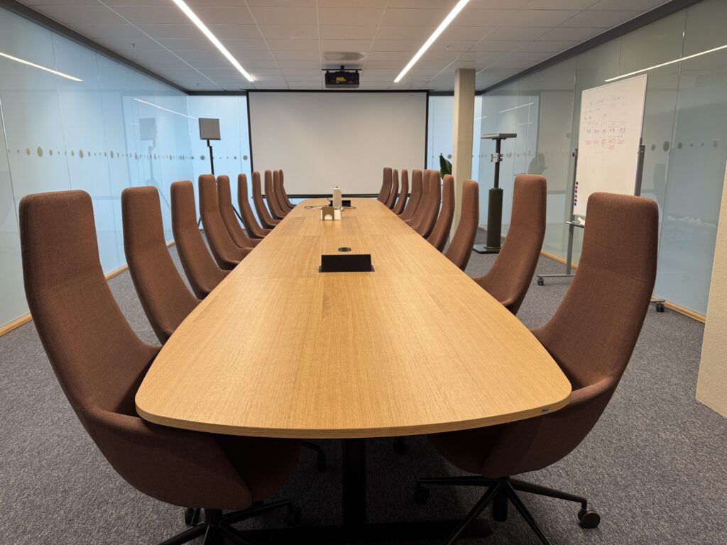 Stort og luftig møterom Stort og luftig møterom