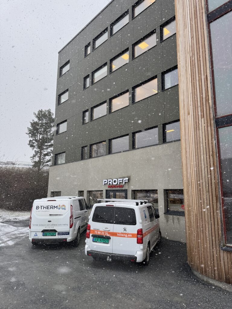 Tungaveien 30 1 Butikken ligger i sokkelen i Tungavegen 30